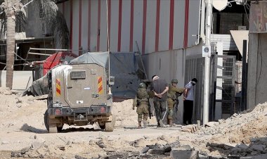 İsrail askerleri, işgal altındaki Batı Şeria'da 15 Filistinliyi gözaltına aldı