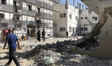 İsrail, Gazze'nin kuzeyindeki tek hastanede tıbbi malzemelerinin bulunduğu katı hedef aldı