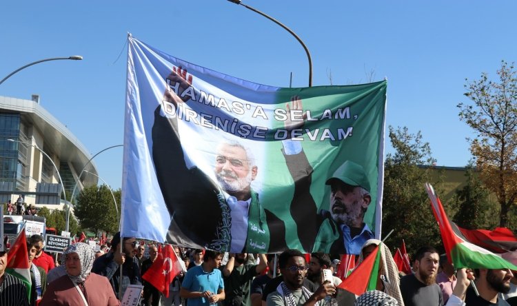 "Soykırıma İsyan, Filistin'e Destek Yürüyüşü" sloganıyla Ankara'da on binler toplandı