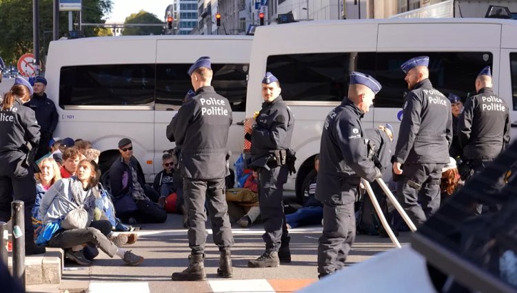 Berlin’de polis, Filistin destekçilerine sert müdahalede bulundu