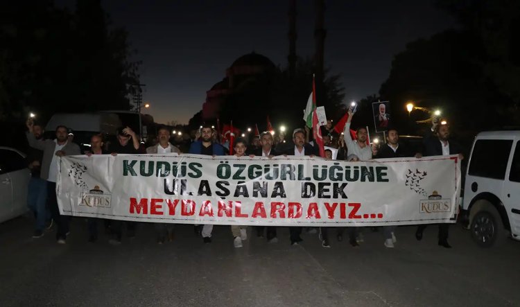 Gaziantep Şehid Yahya Sinvar için meydana indi