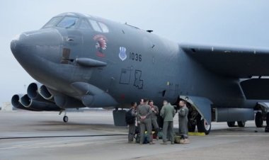 ABD'nin, işgal rejimini koruma amaçlı B-52 bombardıman uçakları Orta Doğu'ya ulaştı