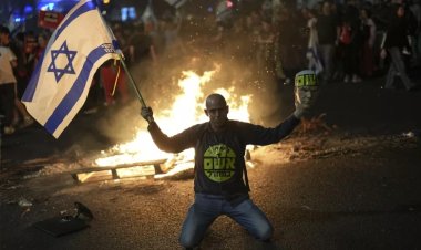İsrailliler savunma bakanının görevden alınmasından dolayı ayaklandı