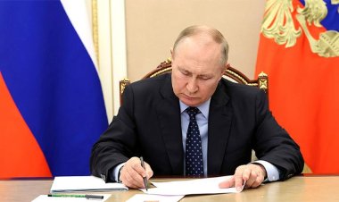 Putin, ülkesine balistik füze saldırısı durumunda "nükleer yanıt" doktrinini onayladı