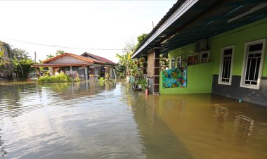 Malezya'da selden etkilenen 51 binden fazla kişi tahliye edildi