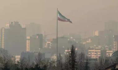 Tahran'da hava kirliliği nedeniyle tüm okullar ve kurumlar tatil edildi