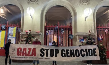 Paris'te Gazze'deki soykırımın sona ermesi için gösteri düzenlendi