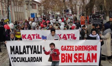 Malatya'da binlerce kişi "Dünya Şehit Çocuklar Günü" için yürüdü