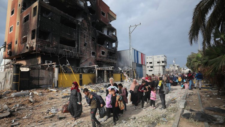 Gazze'nin kuzeyinden göçe zorlanan erkeklerin akibeti bilinmiyor