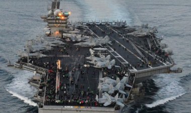 Husiler, ABD uçak gemisini Kızıldeniz'de yeniden hedef aldı