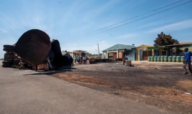 Nijerya'da akaryakıt tankeri patladı: Ölü sayısı 77 oldu