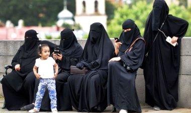 İtalya'da aşırı sağcı partiden burka ve peçe yasağı için yasa teklifi