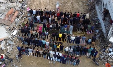 Gazze'de ateşkesin ardından ilk cuma namazı kılındı