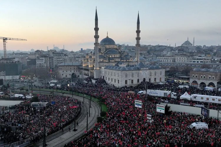 “Tifaqa Însanîyetê” li Stenbolê kom bû