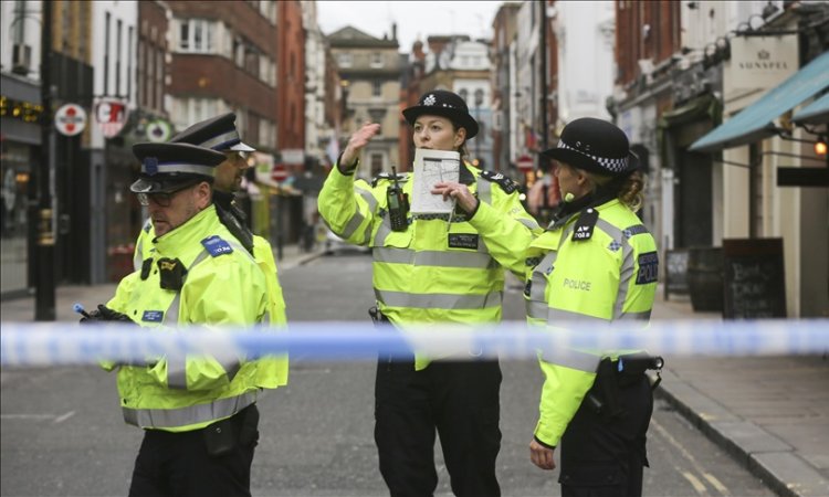 Londra'da bir cadde, bomba tehdidi nedeniyle tahliye edildi