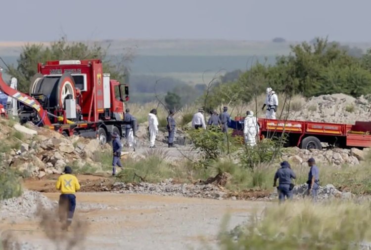 Güney Afrika'daki madenden 78 madencinin cesedi çıkarıldı