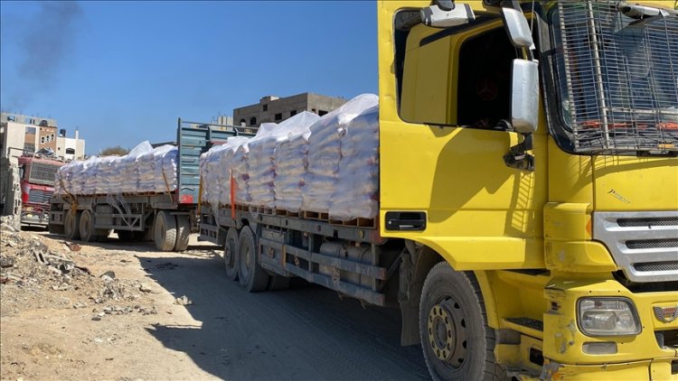 BM'ye göre, ateşkesin ilk gününde 630'dan fazla insani yardım tırı Gazze'ye ulaştı