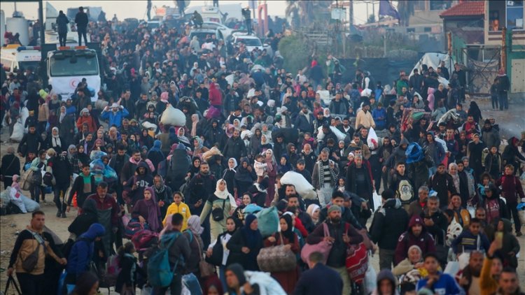 Gazze'deki hükümet: Kuzeye dönenler için 135 bin çadır ve konteyner gerekiyor