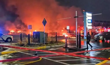 ABD'de ambulans uçak yerleşim yerine düştü, çok sayıda ölü var