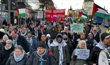 Stockholm'de Gazze'ye destek için yüzlerce kişi sokağa çıktı