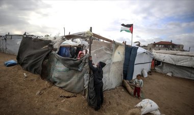 Gazze'de Filistinliler çadırlarda yaşam mücadelesi veriyor