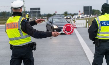 Almanya, kara sınırlarındaki kontrolleri 6 ay daha uzattı