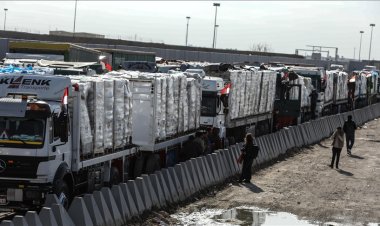 Mısır basını: Konteyner yüklü tırlar Gazze'ye giriş için bekliyor