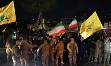 Lübnan'da İran uçaklarının Beyrut'a inişinin yasaklanmasına karşı protesto düzenlendi