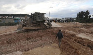 İşgalci İsrail, Cenin'de bir beldeye baskın düzenleyip yolları tahrip etti