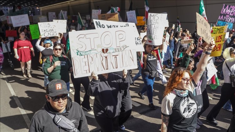 ABD'de binlerce kişi, Trump'ın göçmen politikasını protesto etti