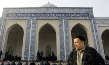 Özbekistan'da gençlere Teravih namazı yasağı