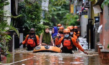 Endonezya'da şiddetli yağışlar sele yol açtı