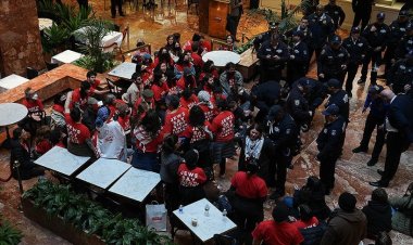 JVP, Trump Tower’da Mahmud Halil’in gözaltına alınmasını protesto etti