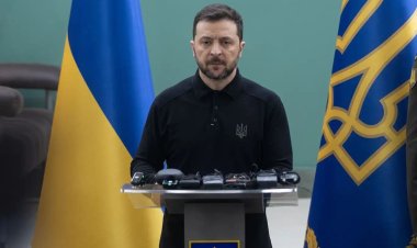 Zelenskiy, İngiltere ile yapılan "100 Yıllık Ortaklık" anlaşmasını onaylayan yasayı imzaladı