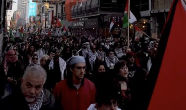 Toronto’da binlerce kişi Gazze için yürüdü: İşgalci İsrail’e karşı büyük protesto