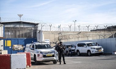 İsrail hapishanelerinde 350'si çocuk 9 bin 500 Filistinli bulunuyor