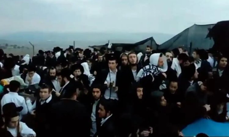 800 İsrailli, ilk kez Lübnan'a girerek haham mezarını ziyaret etti