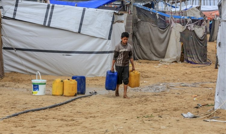 İsrail'in Gazze'de elektriği kesmesi sonucu halk temiz su bulamıyor