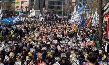 Güney Korelilerin büyük çoğunluğu, Yoon hakkındaki azil kararını kabul ediyor