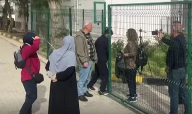 KKTC'de liselerde başörtüsü serbest bırakıldı