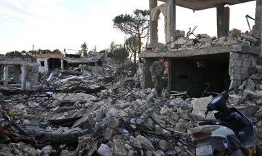 İsrail, Lübnan'ın güneyinde bazı evleri hava saldırılarıyla hedef aldı