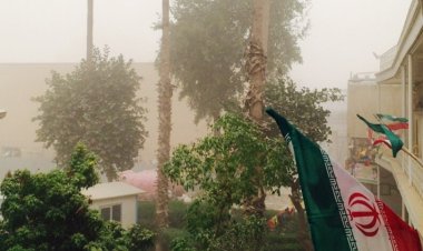 İran'ın bazı eyaletlerinde kum fırtınası nedeniyle okullar tatil edildi