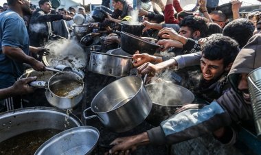 Haaretz: Gazze'yi aç bırakmak İsrail'in övündüğü bir politika haline geldi