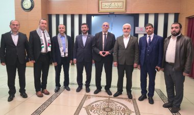 Yapıcıoğlu, Sudan ve Cezayirli siyasi parti liderleri ve İslami öncülerle bir araya geldi