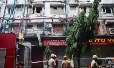 Hindistan'da otel yangını: 15 ölü