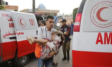 Gazzeliler ya bombaların hedefi oluyor ya da açlığın pençesine düşüyor