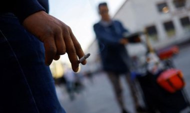 Fransa'da çocukların olduğu yerlerde sigara içilemeyecek