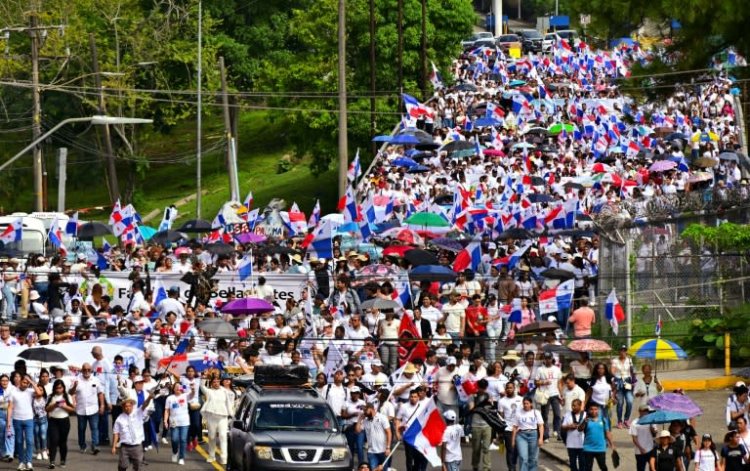 Panama'da binlerce kişi ABD ile yapılan askeri anlaşmayı protesto etti