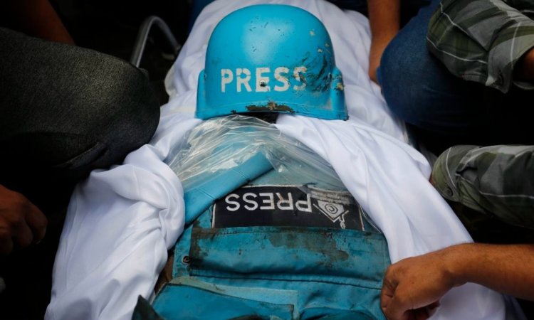 Katil İsrail'in saldırılarında Gazze'de bir Filistinli gazeteci daha şehit oldu