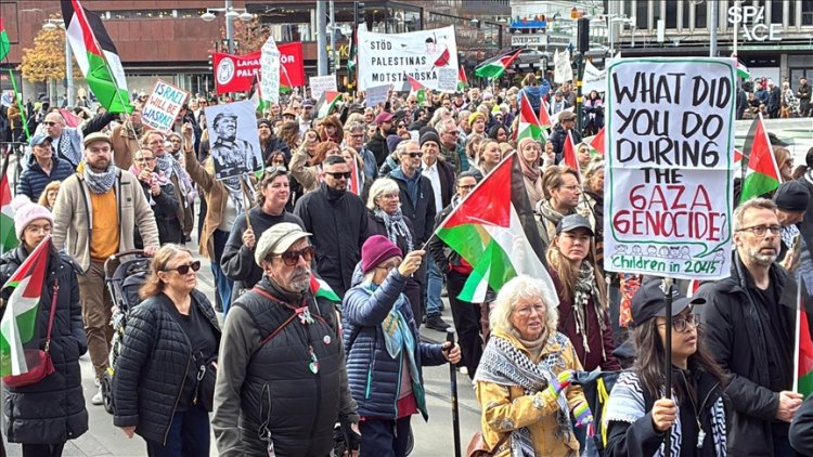 Stockholm'de soykırımcı İsrail'e öfke: Gazze saldırılarını genişletme planı protesto edildi